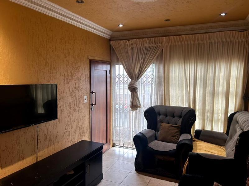 2 Bedroom Property for Sale in Meadowlands Gauteng