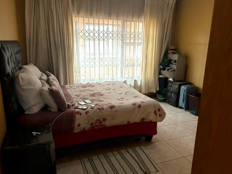 2 Bedroom Property for Sale in Meadowlands Gauteng