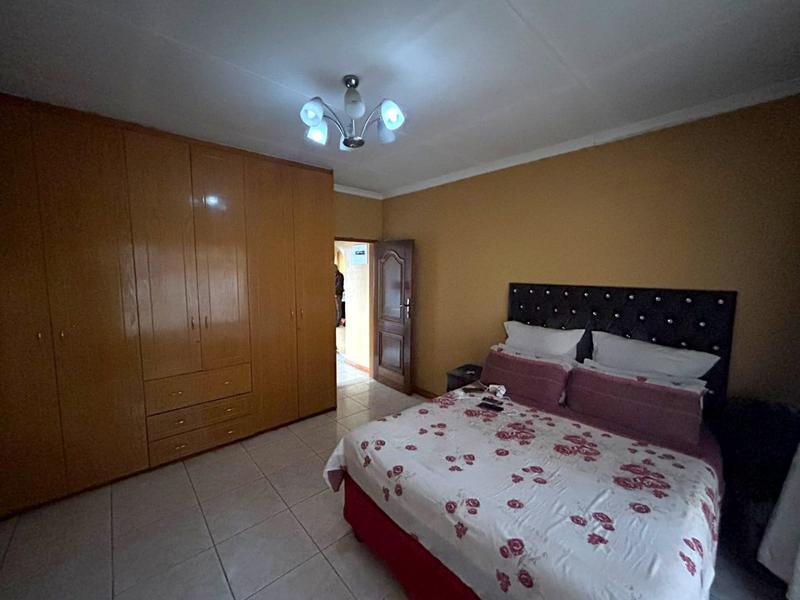 2 Bedroom Property for Sale in Meadowlands Gauteng
