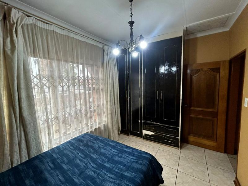 2 Bedroom Property for Sale in Meadowlands Gauteng