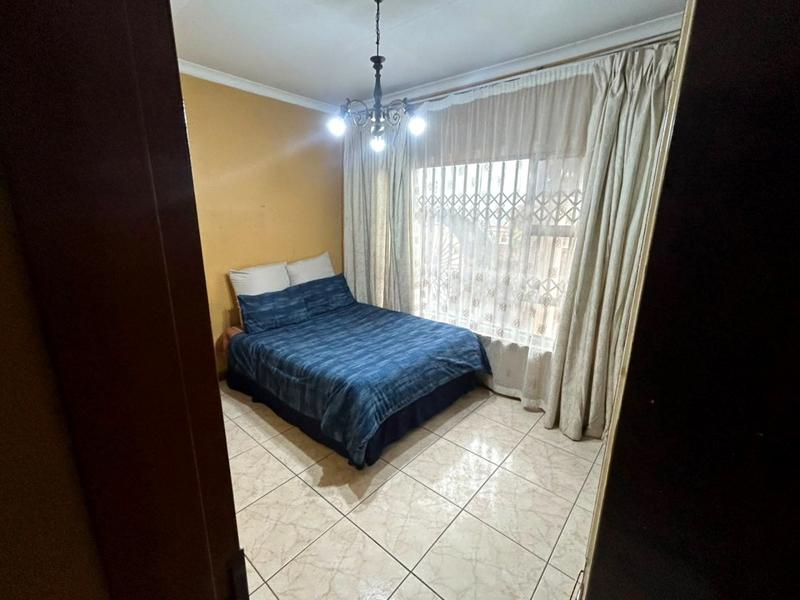 2 Bedroom Property for Sale in Meadowlands Gauteng