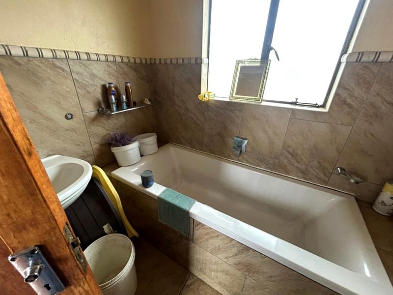 2 Bedroom Property for Sale in Meadowlands Gauteng