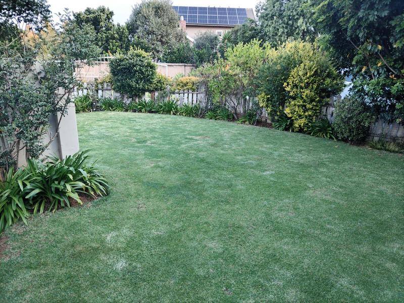 To Let 2 Bedroom Property for Rent in Zwavelpoort Gauteng