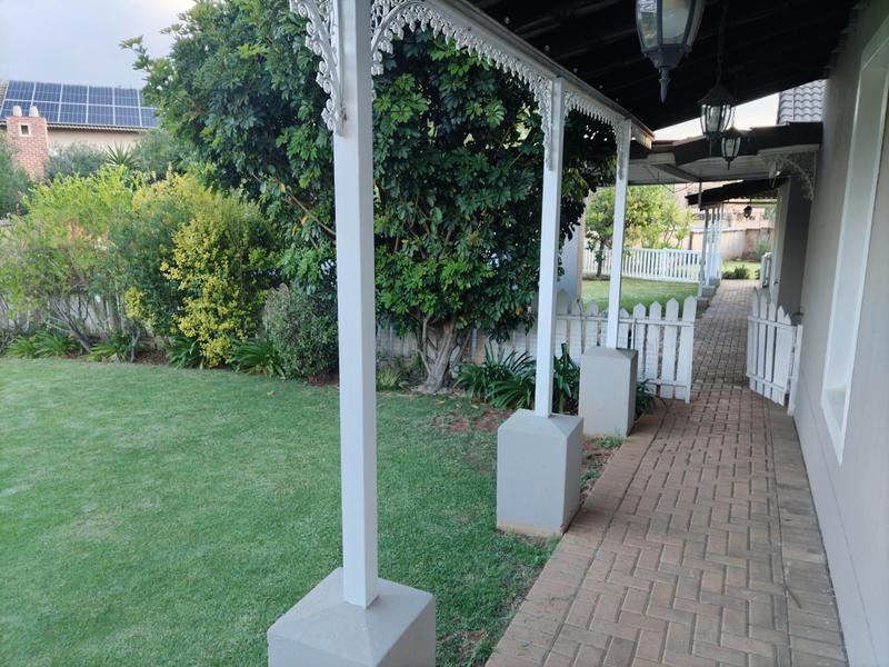 To Let 2 Bedroom Property for Rent in Zwavelpoort Gauteng