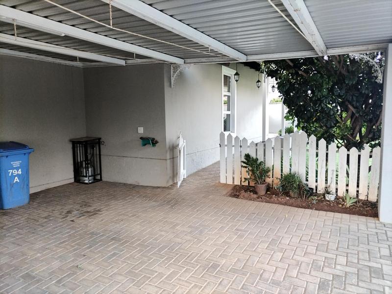 To Let 2 Bedroom Property for Rent in Zwavelpoort Gauteng