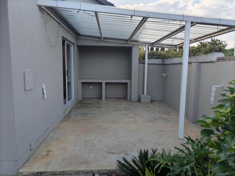 To Let 2 Bedroom Property for Rent in Zwavelpoort Gauteng