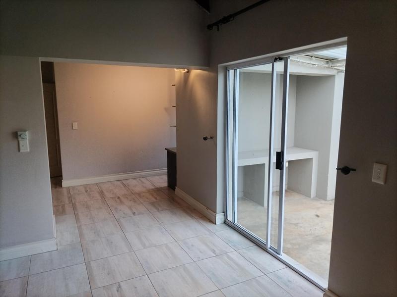 To Let 2 Bedroom Property for Rent in Zwavelpoort Gauteng