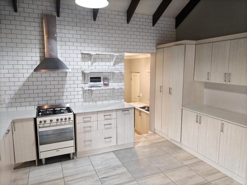 To Let 2 Bedroom Property for Rent in Zwavelpoort Gauteng