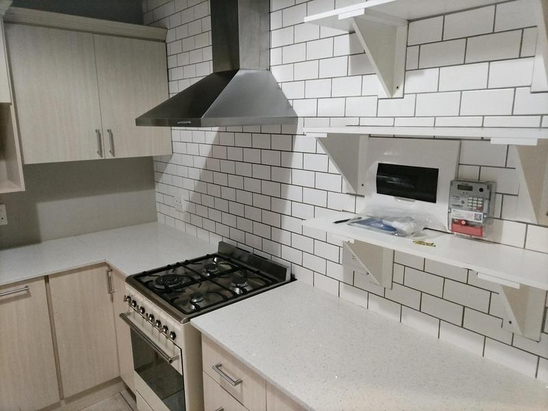 To Let 2 Bedroom Property for Rent in Zwavelpoort Gauteng