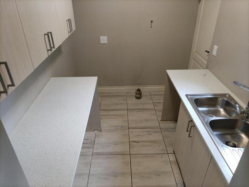 To Let 2 Bedroom Property for Rent in Zwavelpoort Gauteng