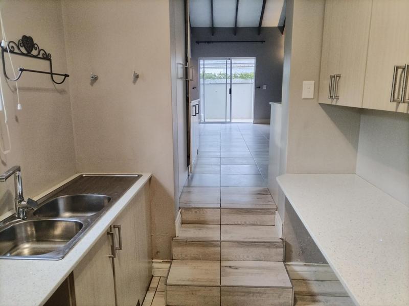To Let 2 Bedroom Property for Rent in Zwavelpoort Gauteng