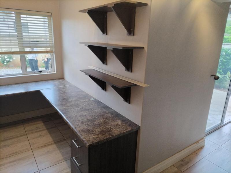 To Let 2 Bedroom Property for Rent in Zwavelpoort Gauteng