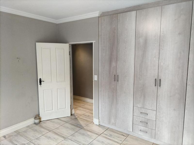 To Let 2 Bedroom Property for Rent in Zwavelpoort Gauteng
