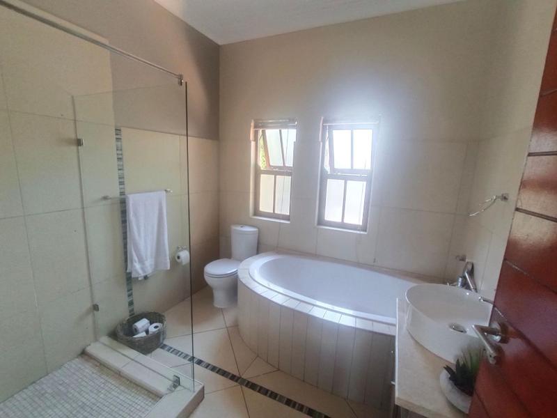 To Let 5 Bedroom Property for Rent in Midstream Estate Gauteng