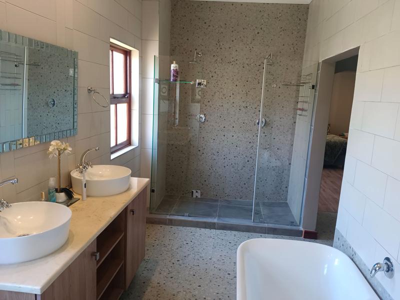 To Let 5 Bedroom Property for Rent in Midstream Estate Gauteng