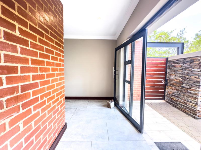 To Let 4 Bedroom Property for Rent in Midstream Ridge Gauteng