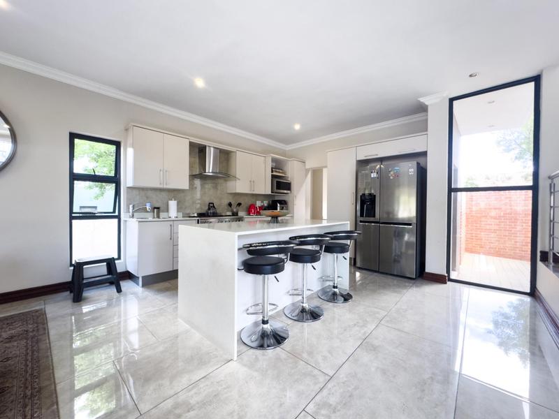 To Let 4 Bedroom Property for Rent in Midstream Ridge Gauteng