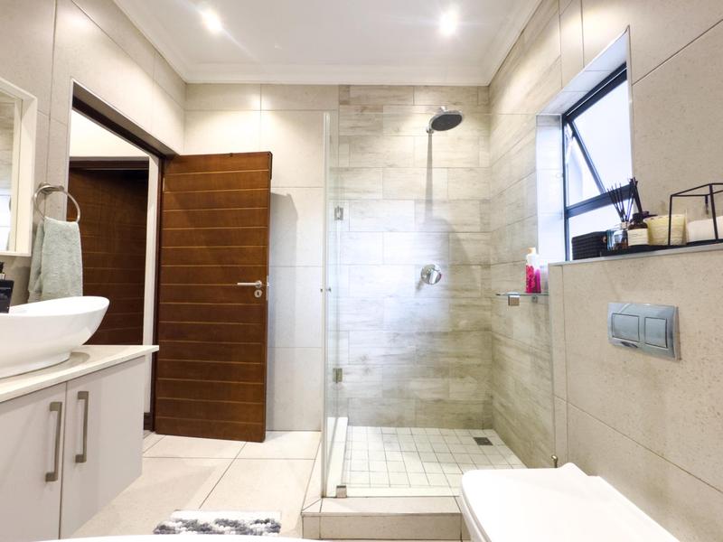 To Let 4 Bedroom Property for Rent in Midstream Ridge Gauteng