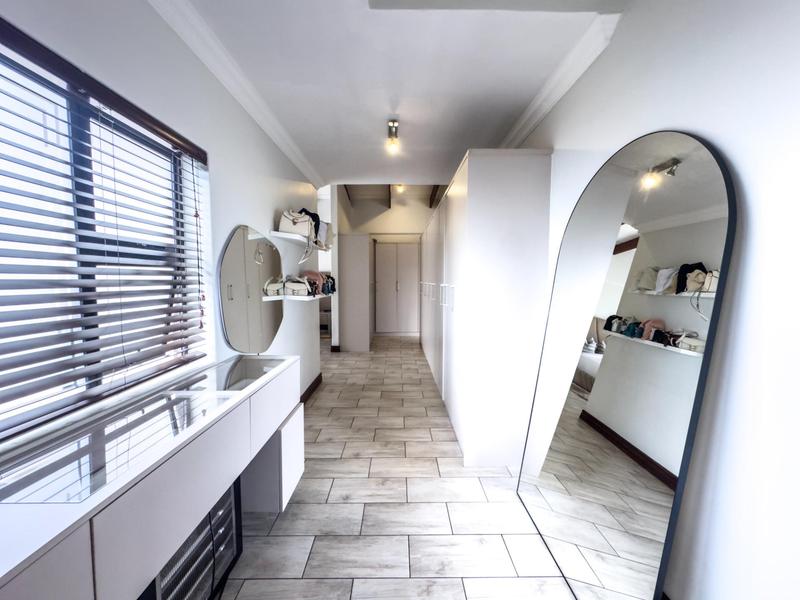 To Let 4 Bedroom Property for Rent in Midstream Ridge Gauteng
