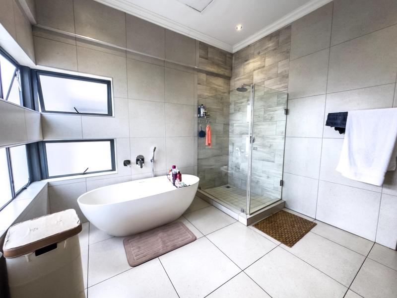 To Let 4 Bedroom Property for Rent in Midstream Ridge Gauteng