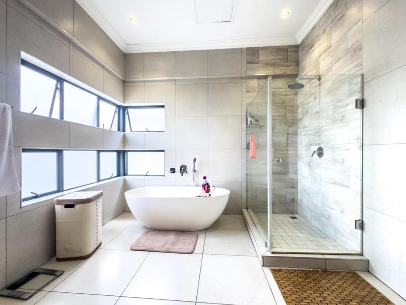 To Let 4 Bedroom Property for Rent in Midstream Ridge Gauteng