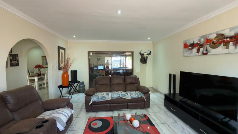 To Let 3 Bedroom Property for Rent in Farrarmere Gauteng