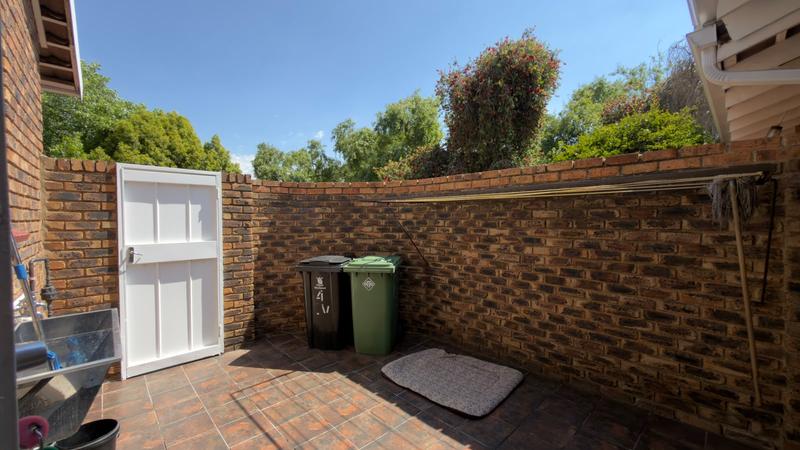 To Let 3 Bedroom Property for Rent in Farrarmere Gauteng