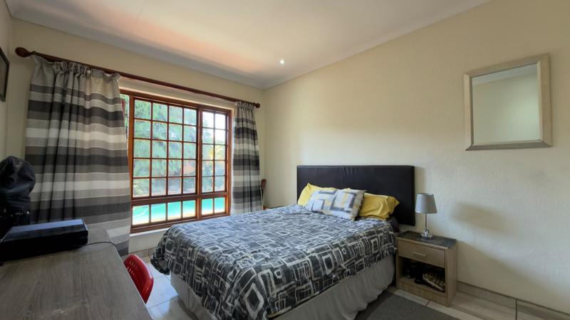 To Let 3 Bedroom Property for Rent in Farrarmere Gauteng