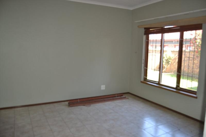 To Let 3 Bedroom Property for Rent in Petersfield Gauteng