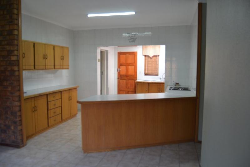 To Let 3 Bedroom Property for Rent in Petersfield Gauteng