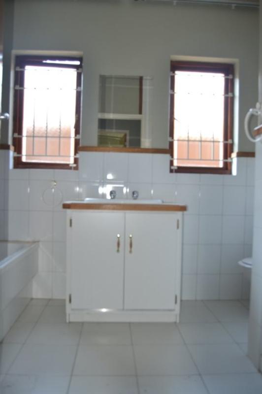 To Let 3 Bedroom Property for Rent in Petersfield Gauteng