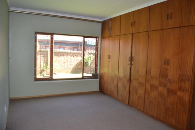 To Let 3 Bedroom Property for Rent in Petersfield Gauteng