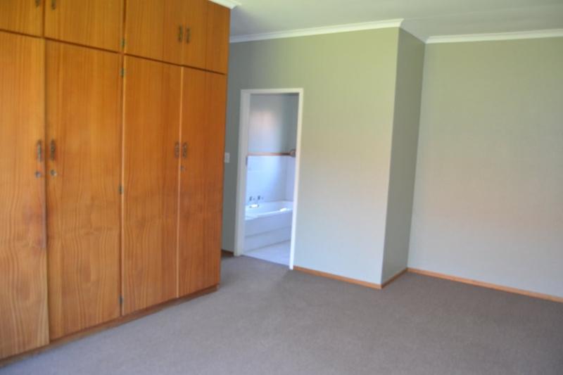 To Let 3 Bedroom Property for Rent in Petersfield Gauteng