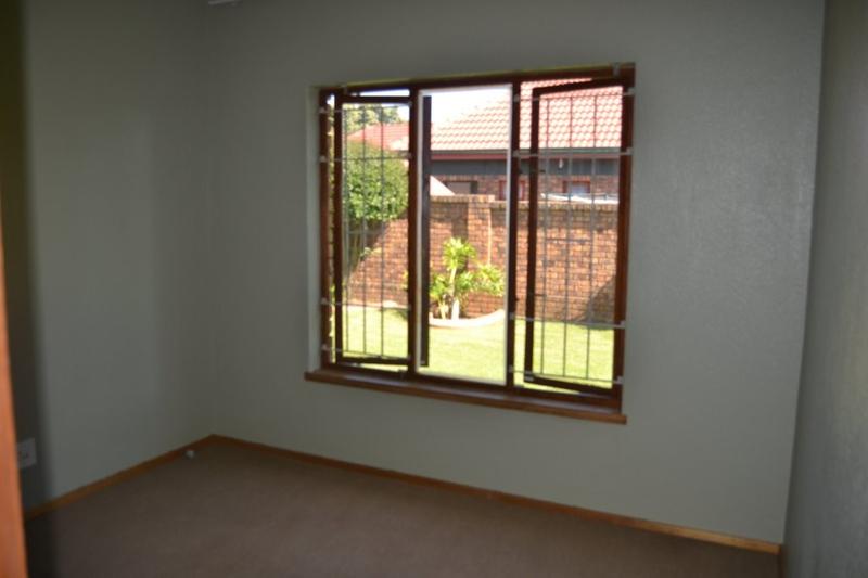 To Let 3 Bedroom Property for Rent in Petersfield Gauteng