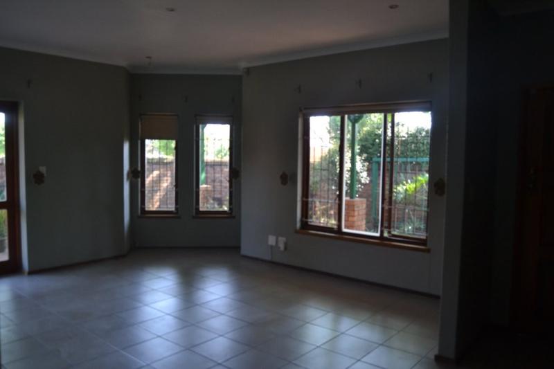 To Let 3 Bedroom Property for Rent in Petersfield Gauteng