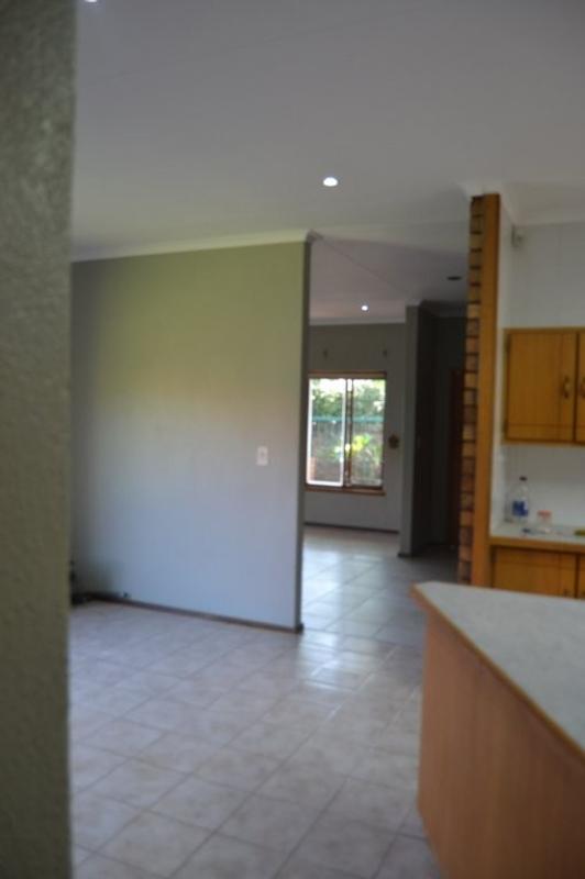 To Let 3 Bedroom Property for Rent in Petersfield Gauteng
