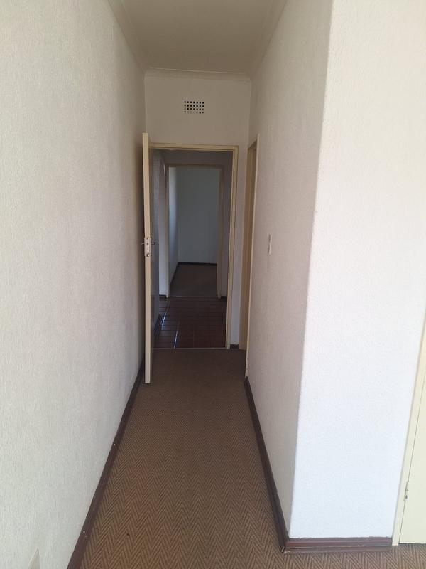 To Let 2 Bedroom Property for Rent in Florida Gauteng