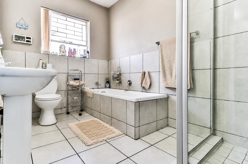 To Let 3 Bedroom Property for Rent in Strubenvale Gauteng
