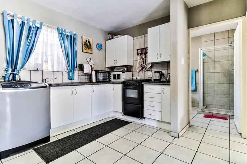 To Let 3 Bedroom Property for Rent in Strubenvale Gauteng