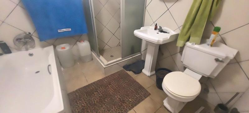 4 Bedroom Property for Sale in Florida Park Gauteng