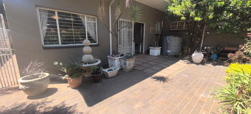 4 Bedroom Property for Sale in Florida Park Gauteng