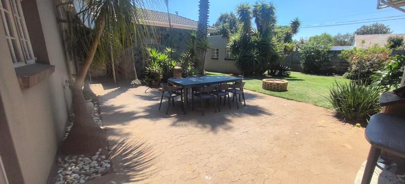 4 Bedroom Property for Sale in Florida Park Gauteng