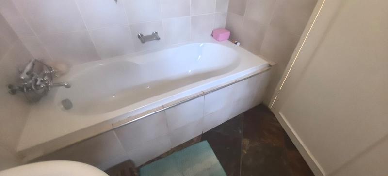 4 Bedroom Property for Sale in Florida Park Gauteng
