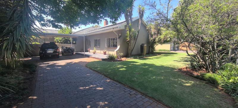 4 Bedroom Property for Sale in Florida Park Gauteng