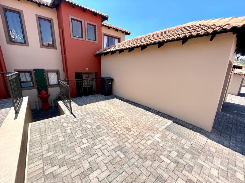 2 Bedroom Property for Sale in Noordheuwel Gauteng