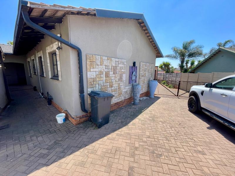 4 Bedroom Property for Sale in Silverfields Park Gauteng
