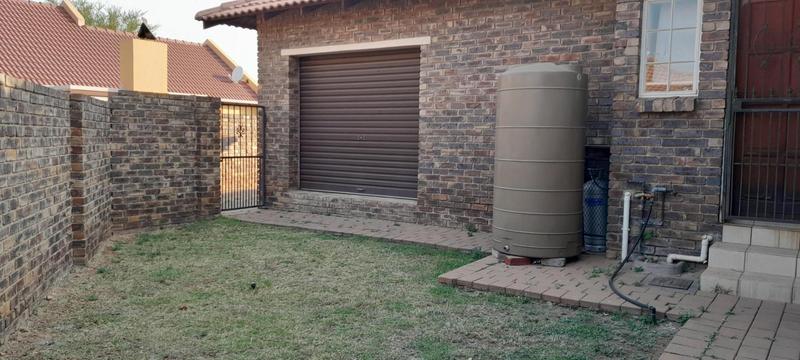 To Let 3 Bedroom Property for Rent in Thatchfield Gauteng