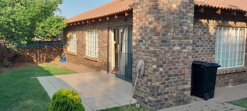 To Let 3 Bedroom Property for Rent in Thatchfield Gauteng