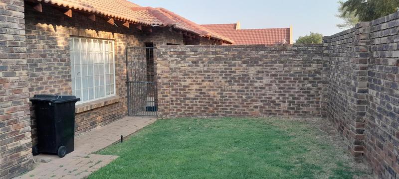 To Let 3 Bedroom Property for Rent in Thatchfield Gauteng
