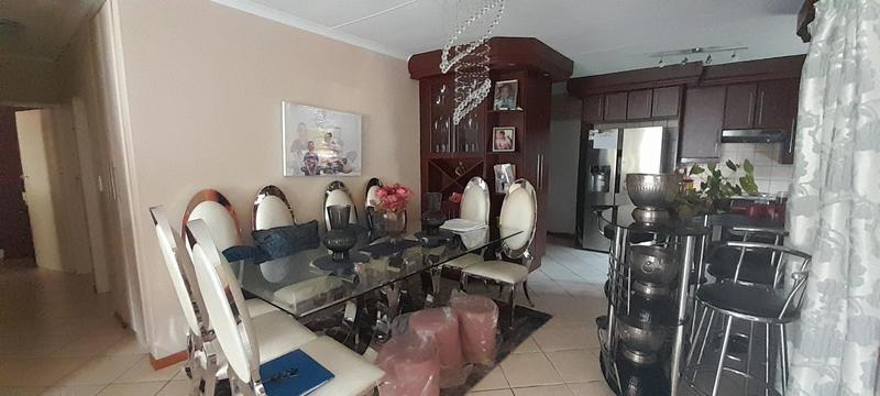 To Let 3 Bedroom Property for Rent in Thatchfield Gauteng